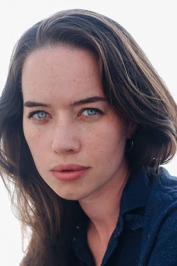 Anna Popplewell Profile